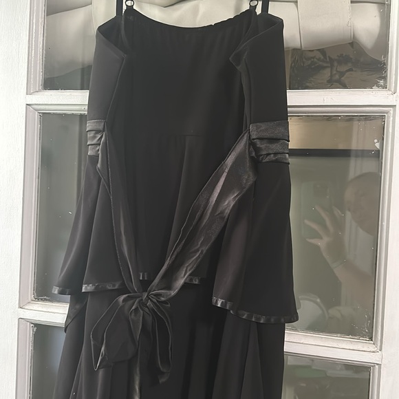 Deb Black dress - Picture 3 of 4